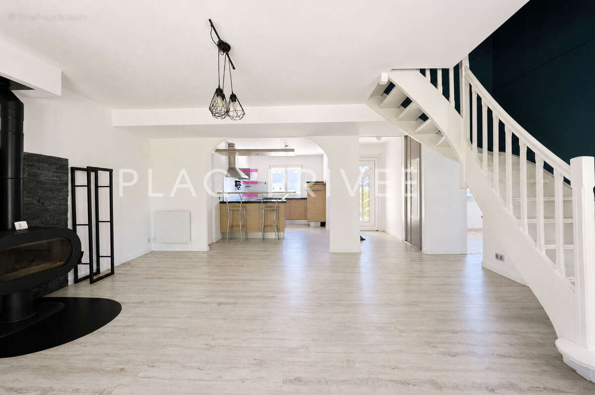 Maison avec jardin et garage - photo 6