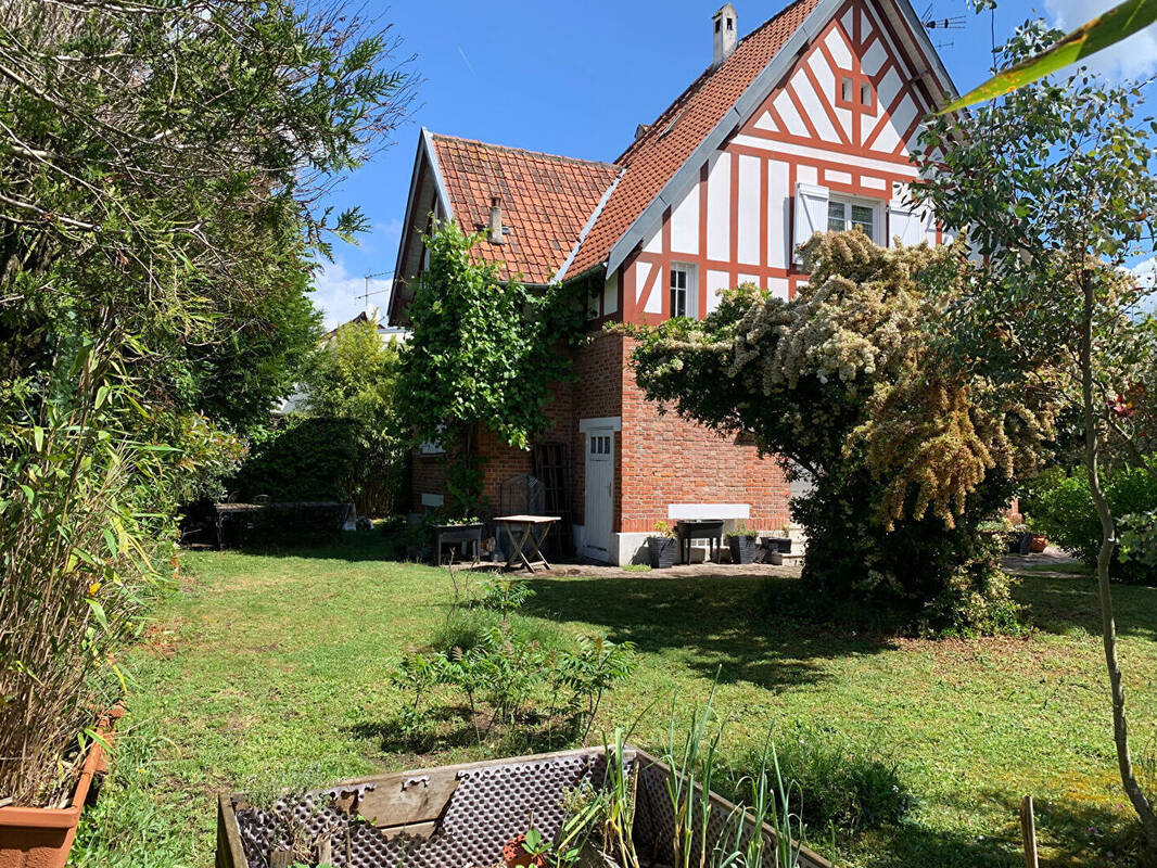 Maison à BEAUCHAMP