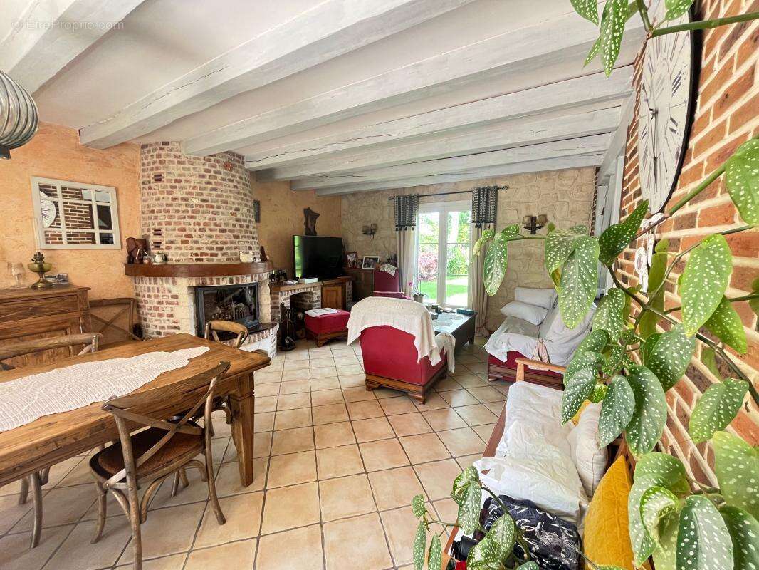 Maison à SAINT-SULPICE