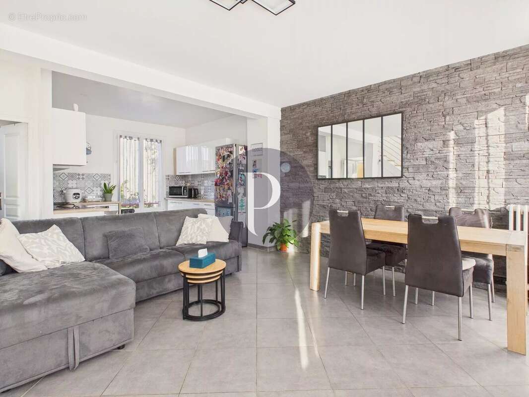 Maison à SAVIGNY-SUR-ORGE