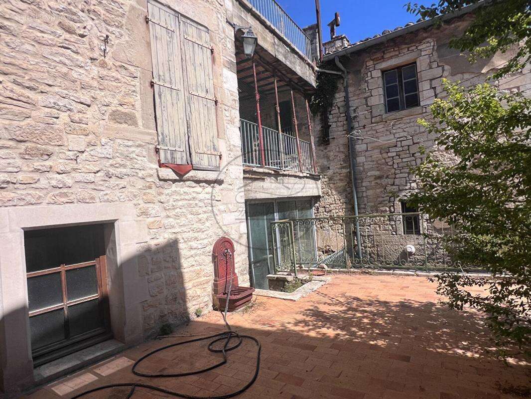 Maison à BARJAC