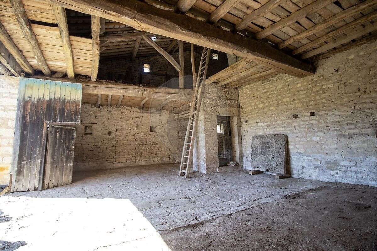 Parking à VERMENTON