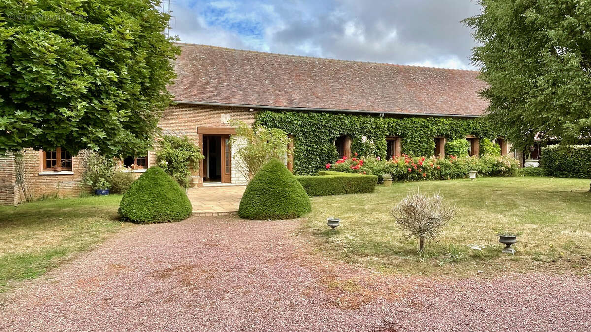 Maison à GROSSOEUVRE