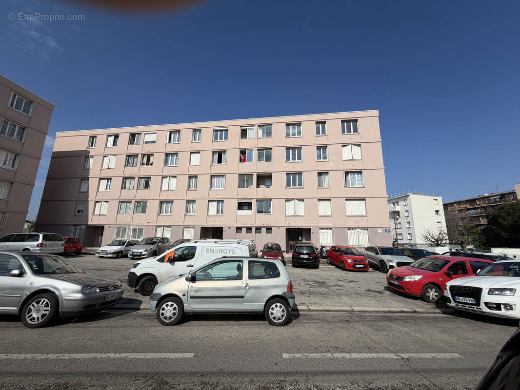 Appartement à MARSEILLE-14E