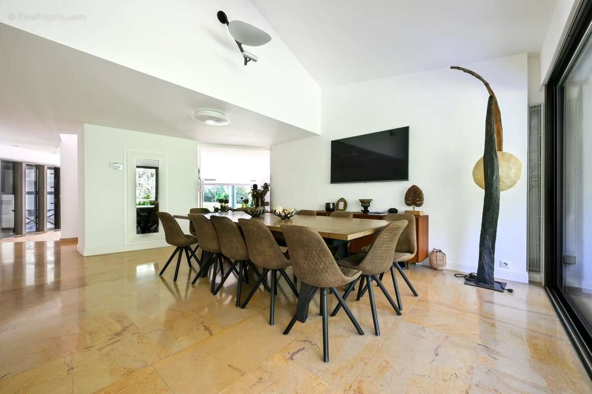 Maison à MOUGINS