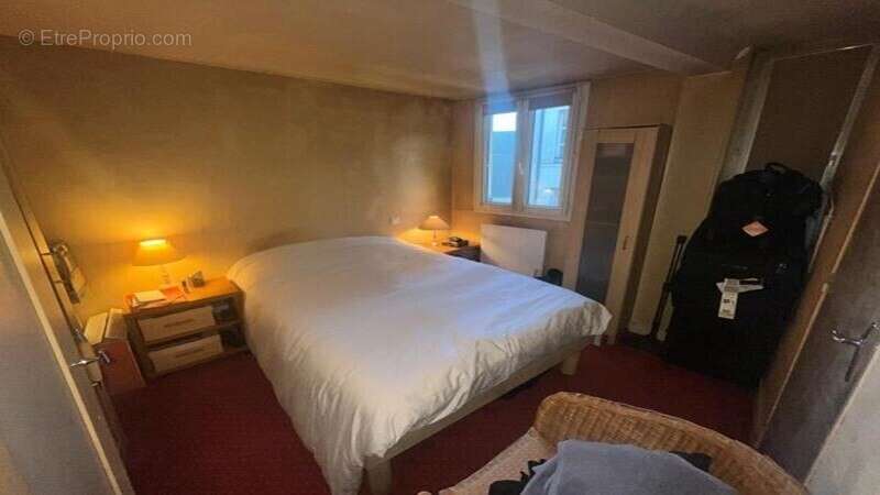 Appartement à PARIS-1E