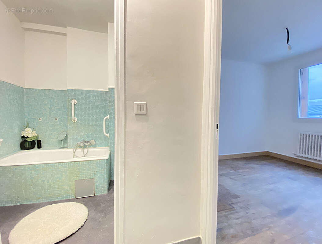 Appartement à PARIS-20E