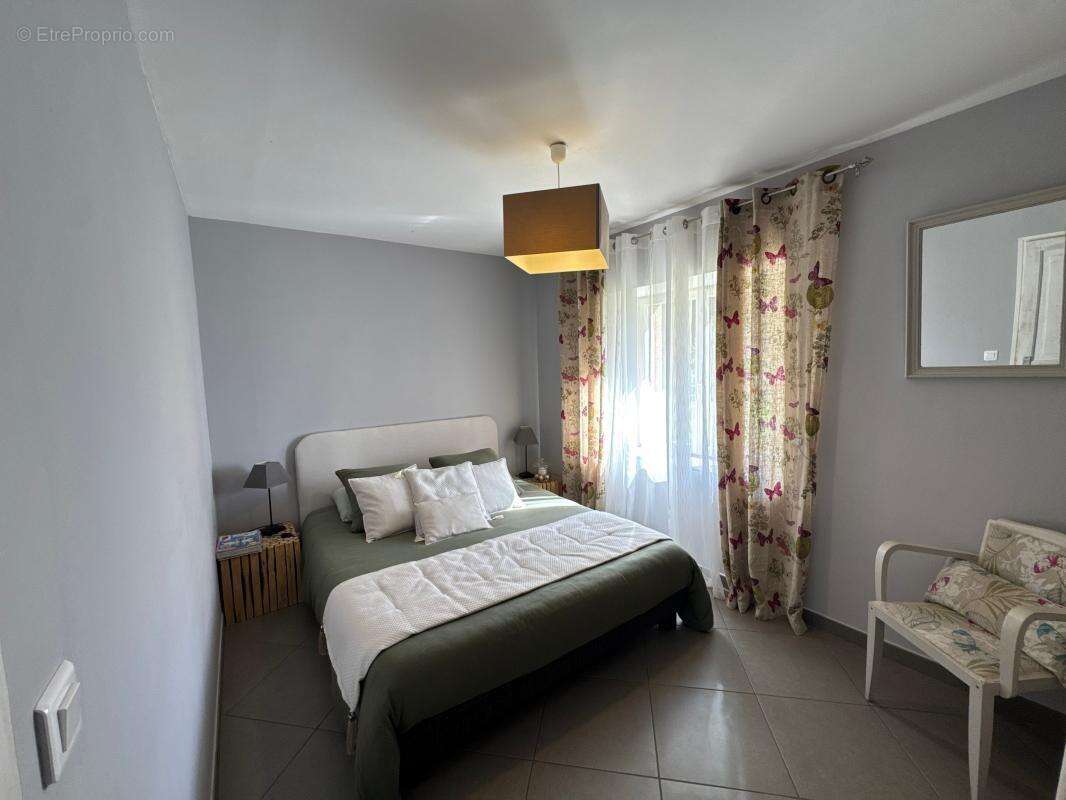 Maison à NOTRE-DAME-DE-SANILHAC