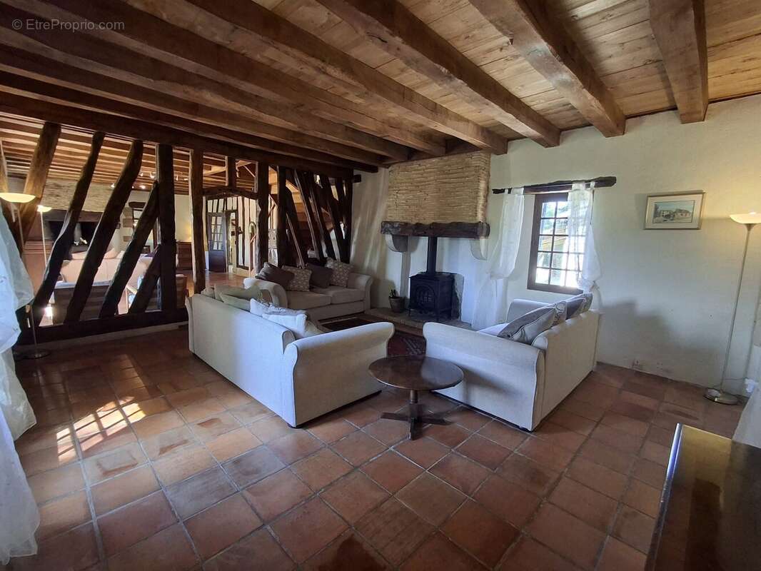 Maison 188 m² à Castillonnes  - photo 4