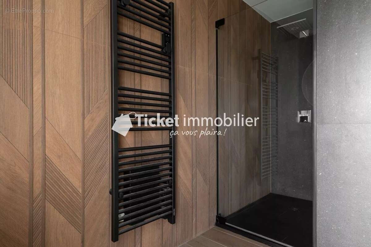 Maison à LA SALVETAT-SAINT-GILLES