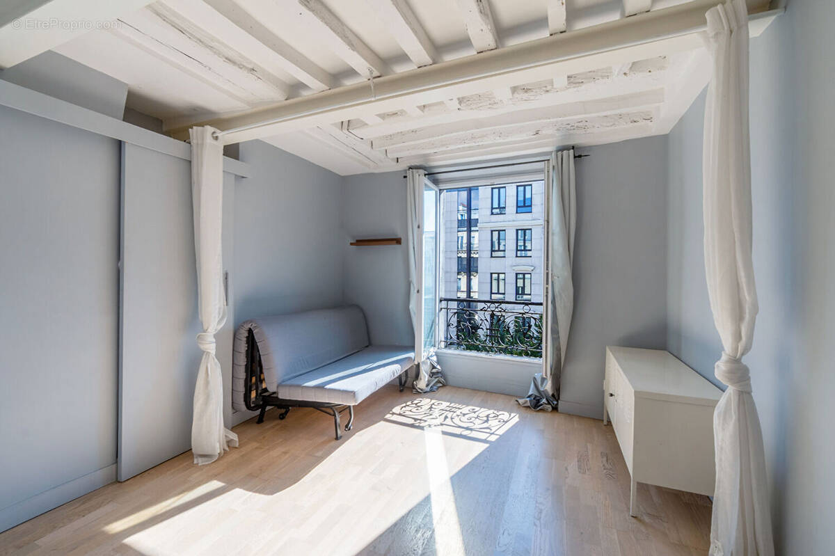 Appartement à PARIS-10E