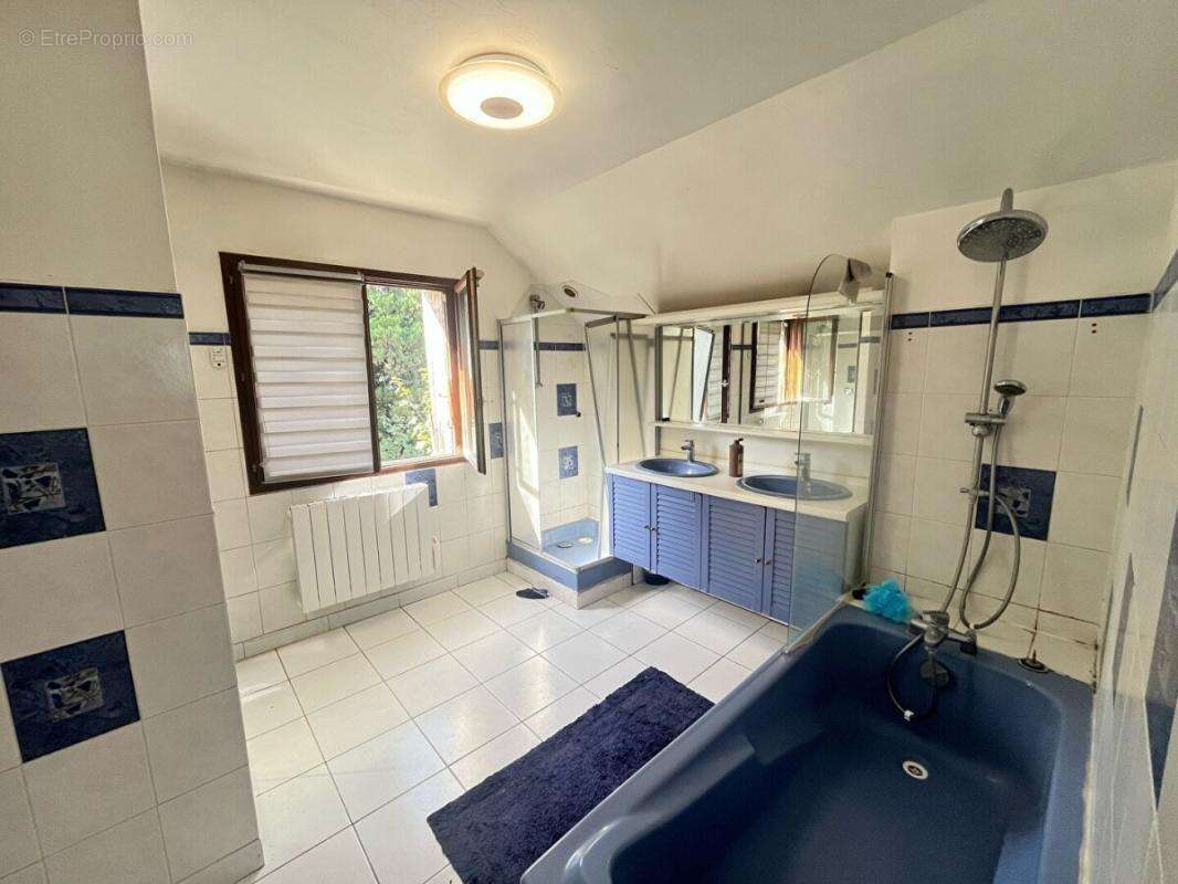 Maison à BONNEUIL-SUR-MARNE