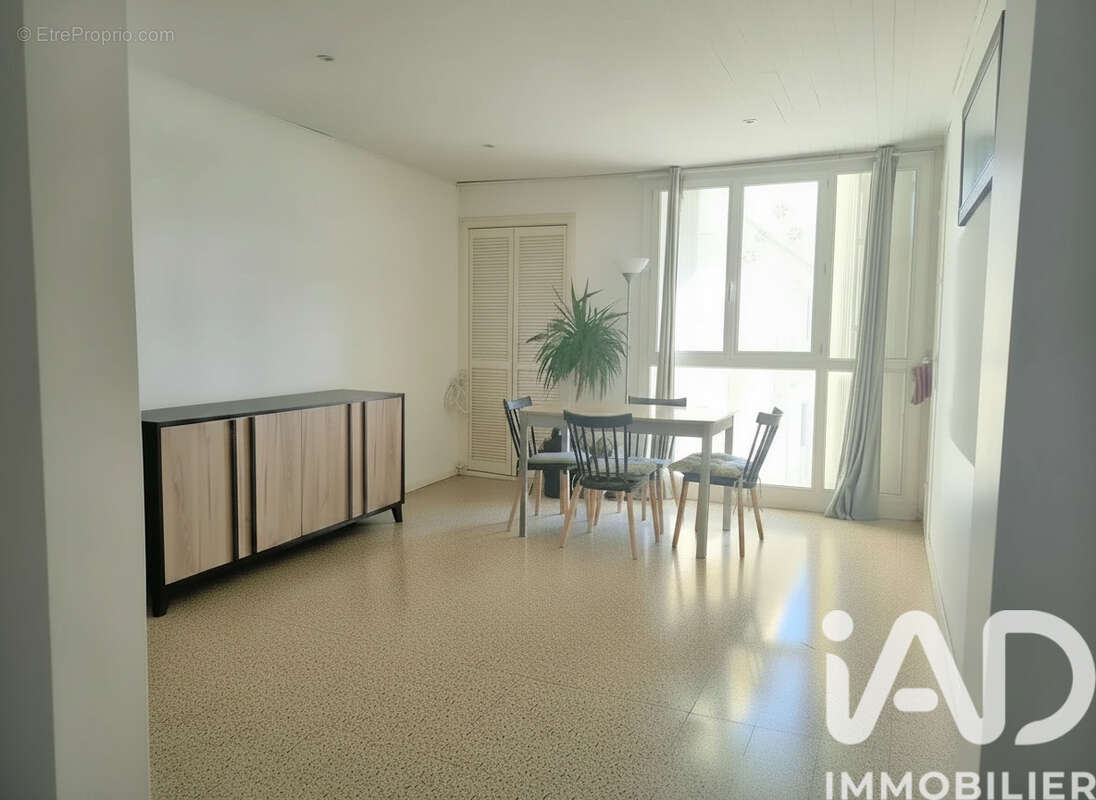 Photo 2 - Appartement à MARSEILLE-9E