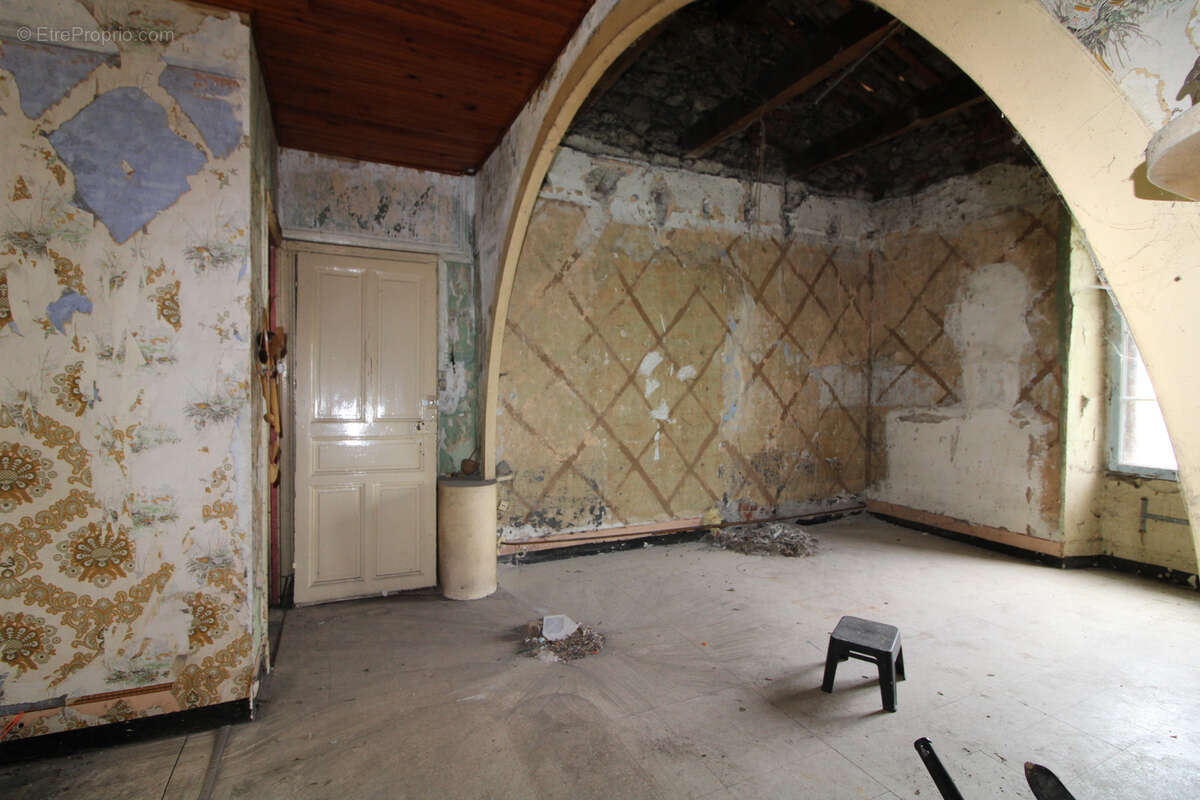 Maison de caractere d'un volume 333 m2  + dependance 86 m2. - photo 61