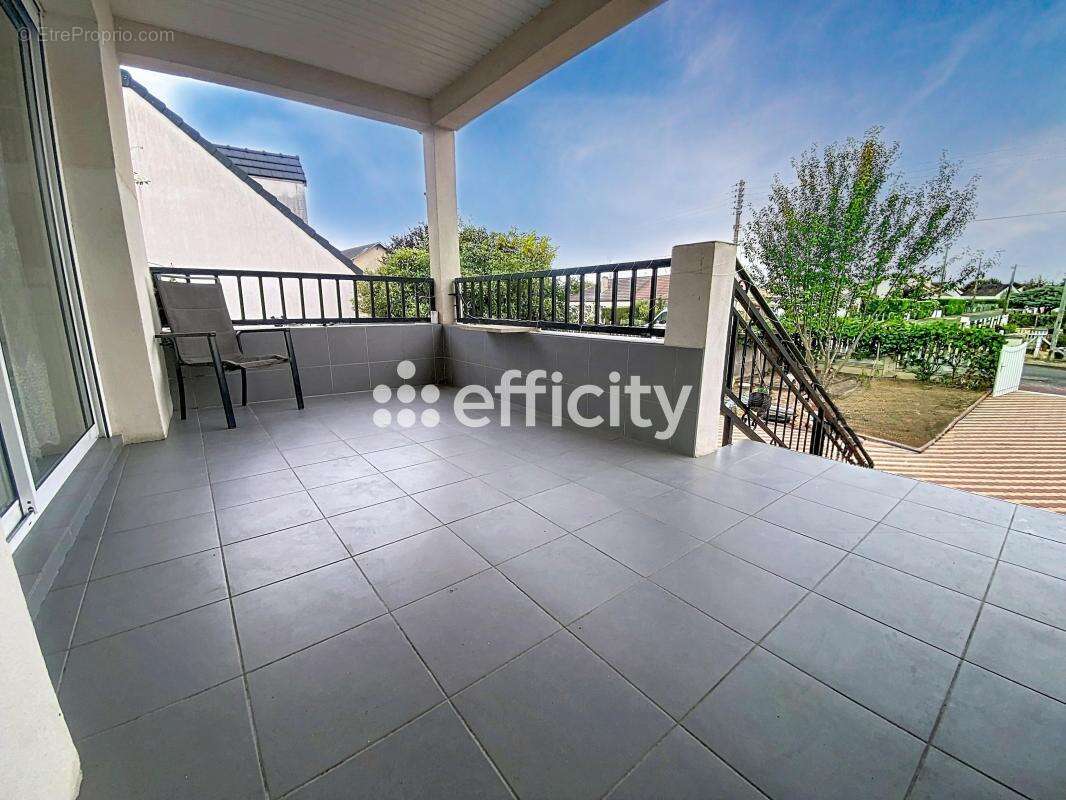 Maison 135 m² à Villemandeur  - photo 4