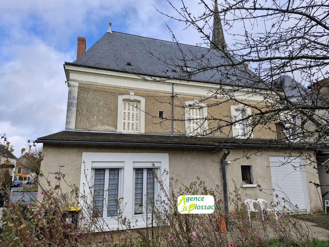 Maison à VOUNEUIL-SUR-VIENNE