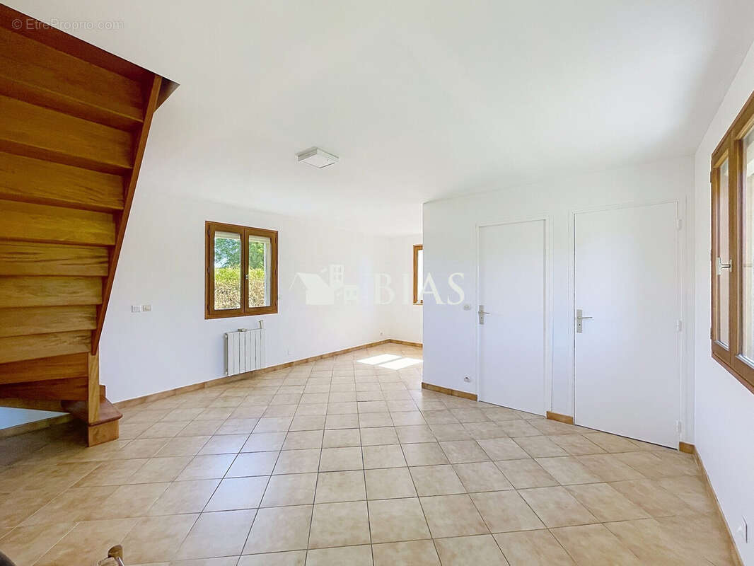 Maison 84 m² à Harcourt  - photo 3