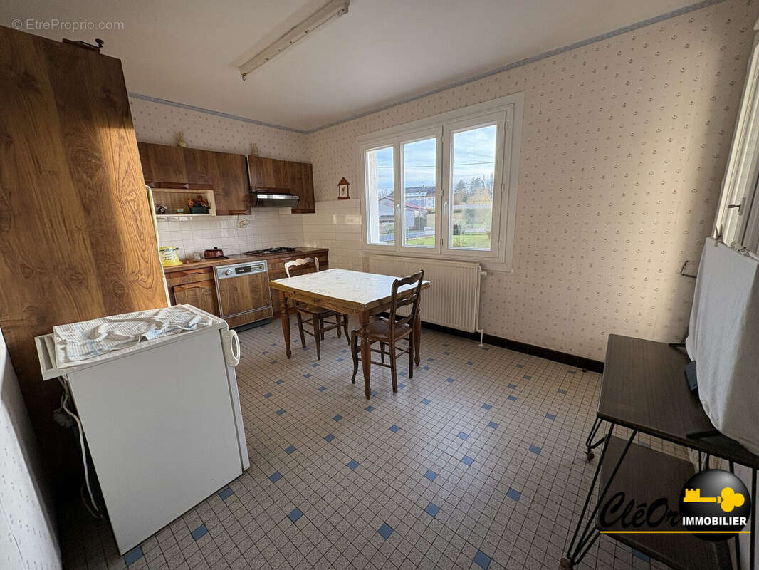 Maison 107 m² à Louhans  - photo 2