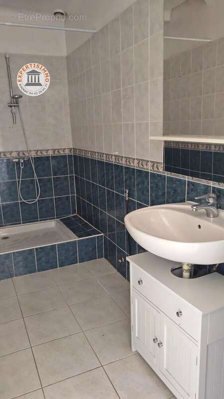 Appartement à CHATEAUNEUF-LES-MARTIGUES