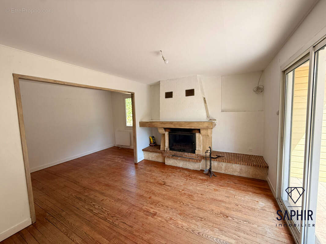 Maison 5 pièces à vendre à Daux - 186 m² sur terrain de 4890 m² - photo 4