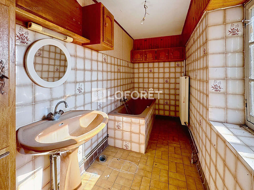 Maison à BEAUJEU-SAINT-VALLIER-PIERREJUX-ET-QUITTEUR