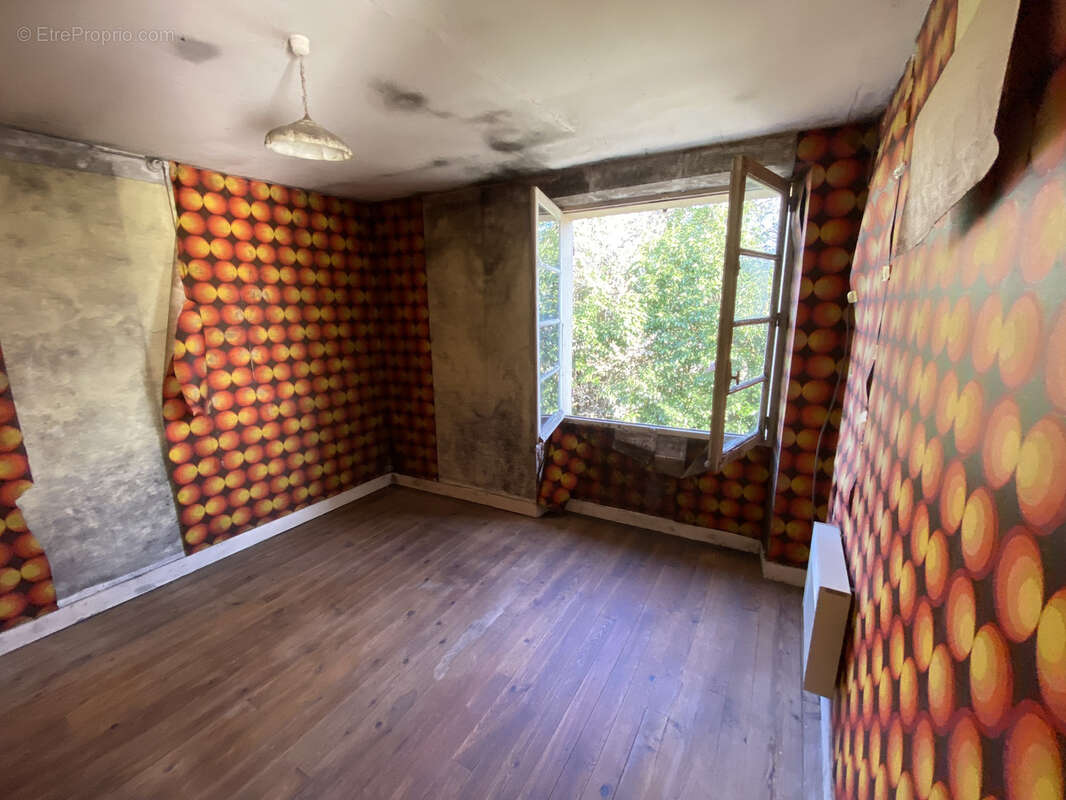 Maison à VIC-FEZENSAC