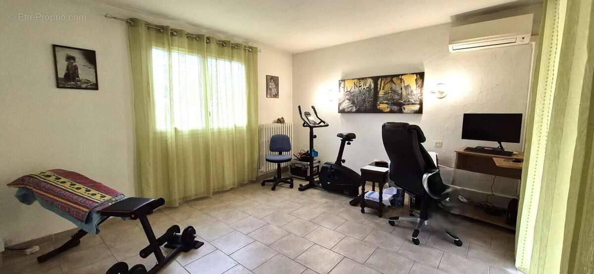 Maison à SAINT-LAURENT-DU-VAR