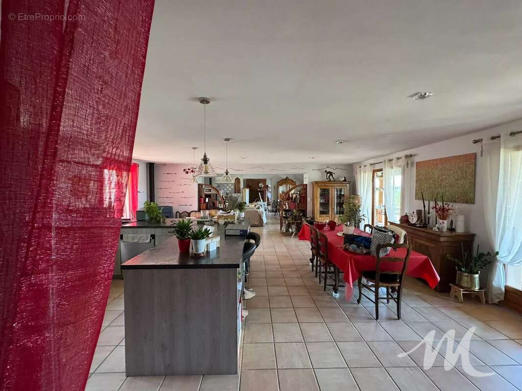 Grande maison de Charme à vendre  à Montmeyan avec Piscine, garage, abri voiture - photo 27