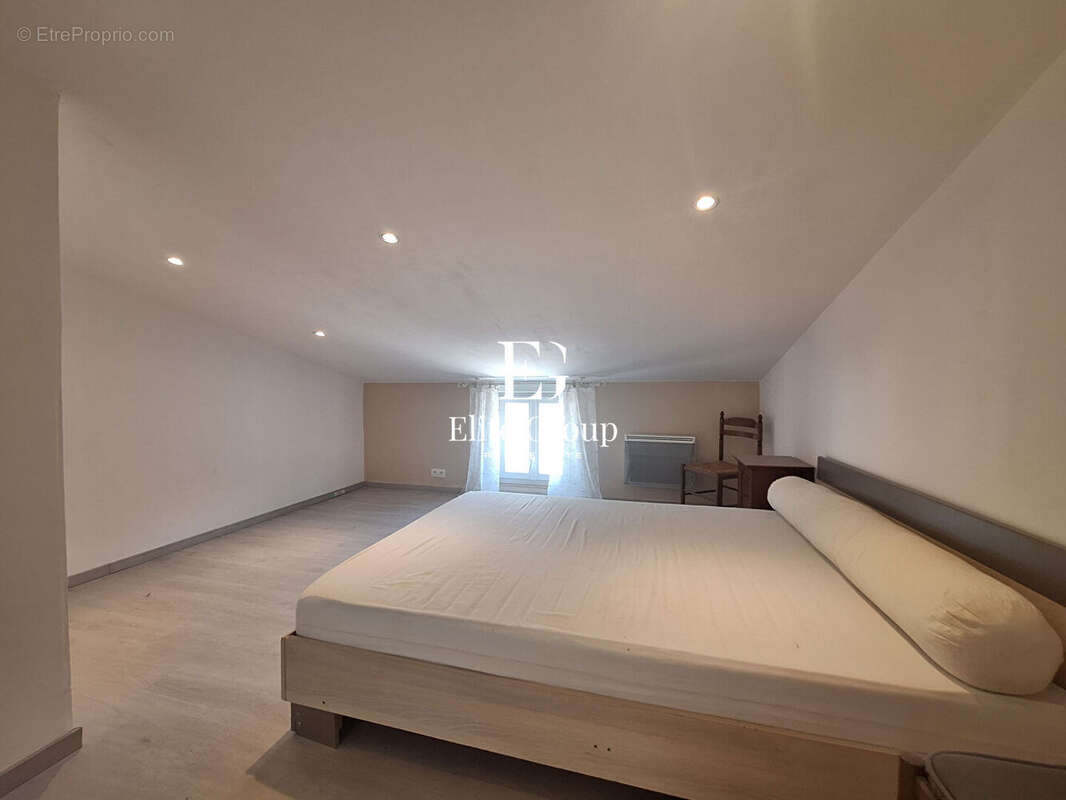 A vendre maison de 107 m² 5 pièces à Chazelles - photo 13