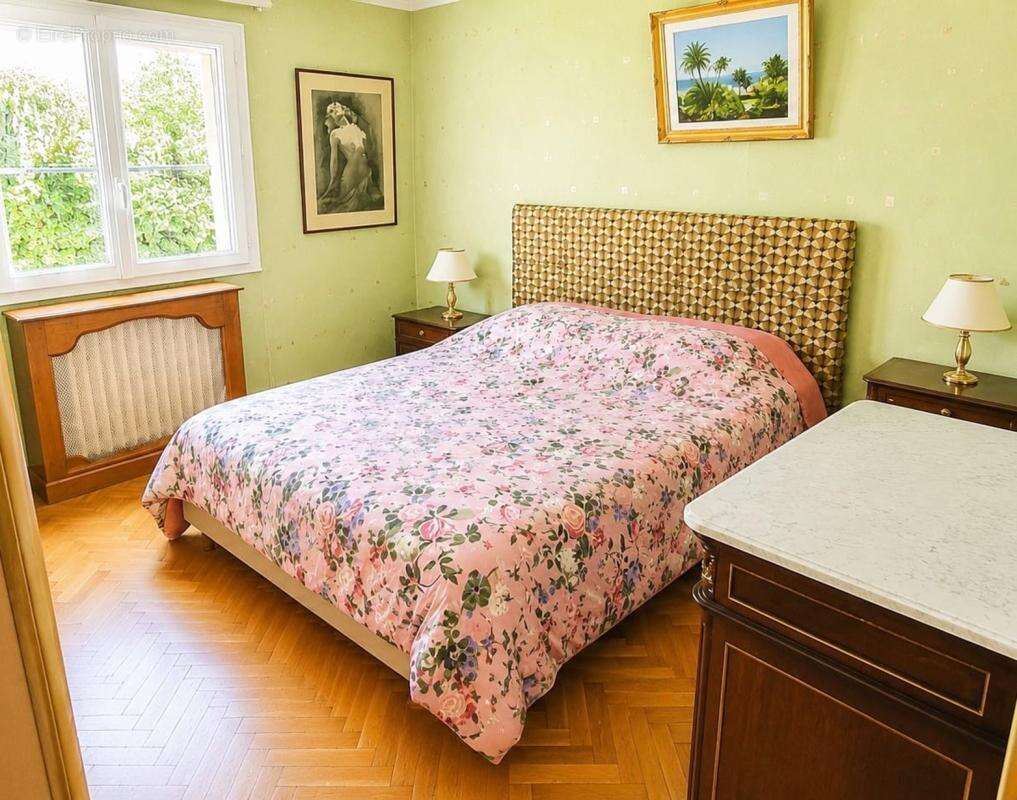 Maison à NIVOLAS-VERMELLE