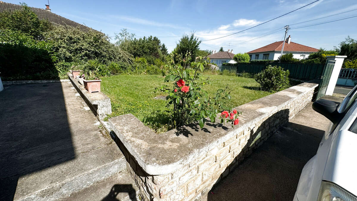 Maison à AVALLON