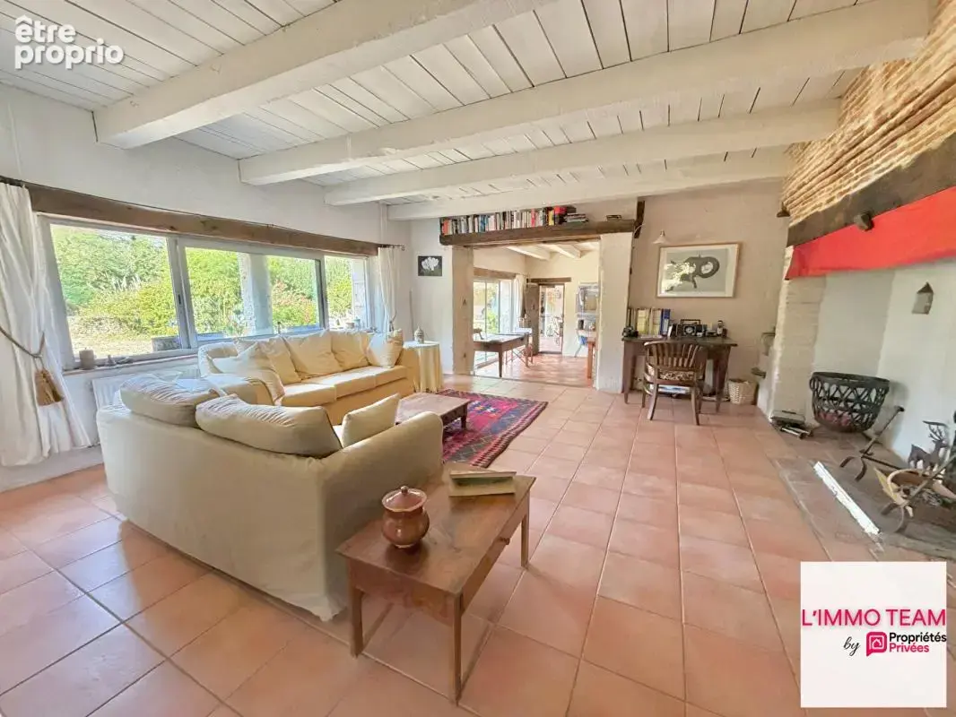 Maison de plain-pied sur 1.6Ha, avec piscine et ateliers - photo 4