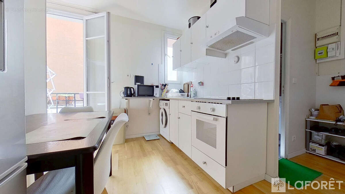 Appartement à PARIS-17E