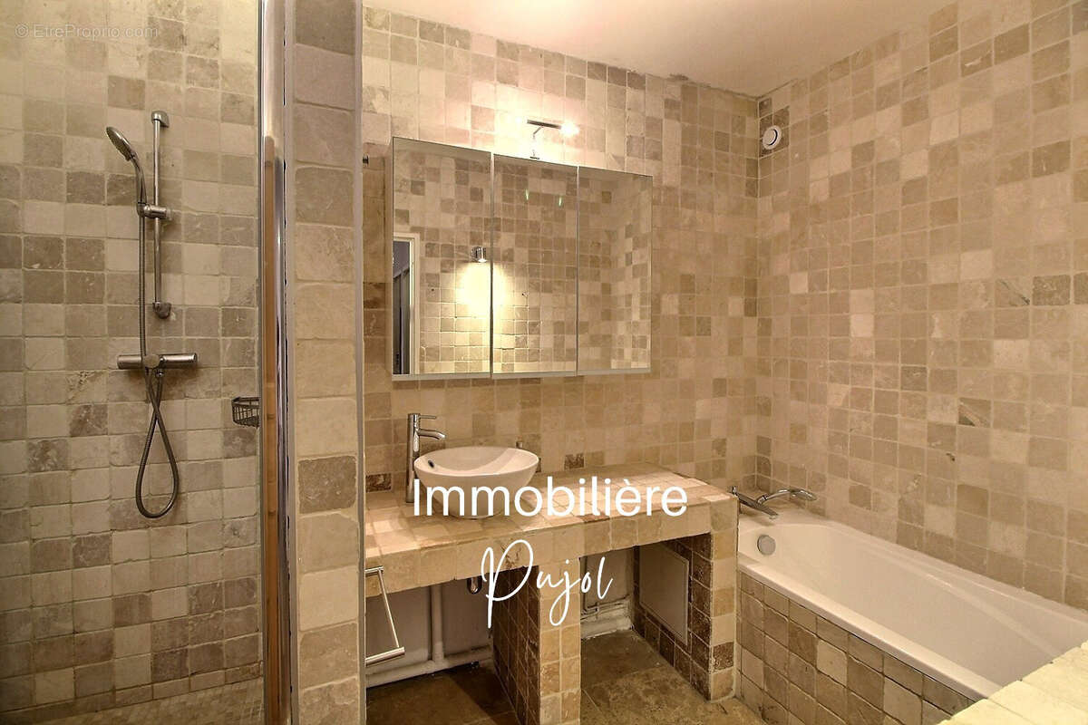 Appartement à MARSEILLE-6E