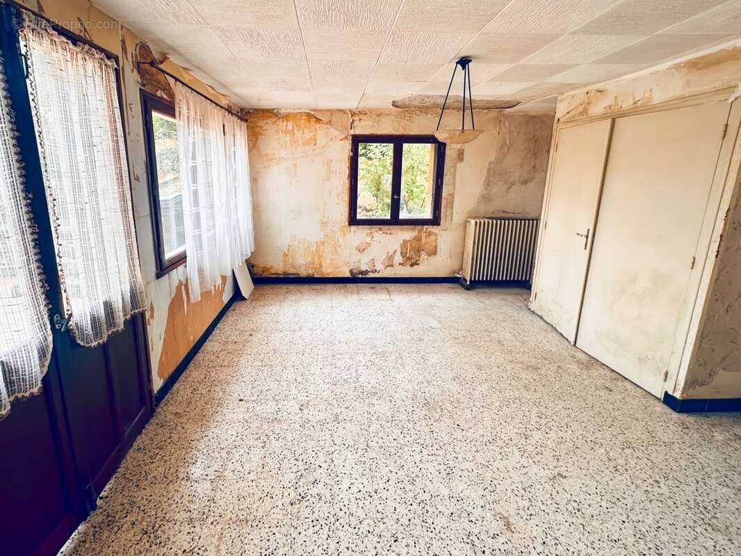 Maison à vendre 5 pièces CHARLEVILLE MEZIERES (08) - photo 17