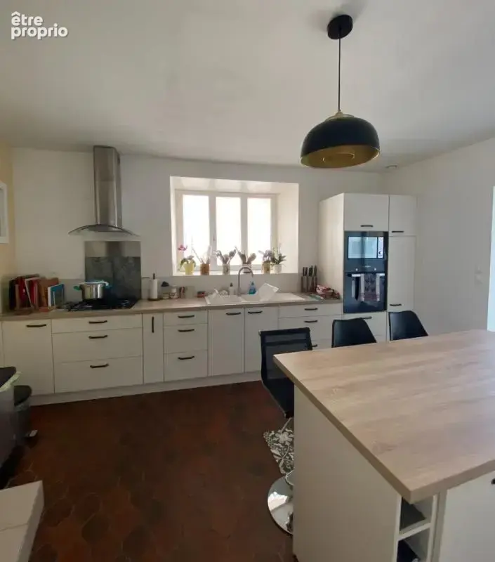 Charras - Maison 131 m² avec grange située sur une impasse - photo 3