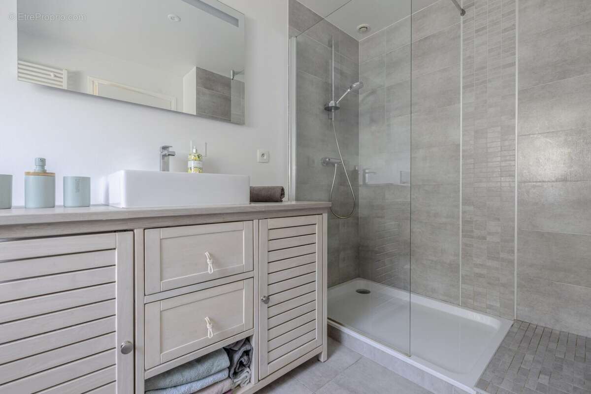 Maison 156 m² à Noyalo  - photo 8