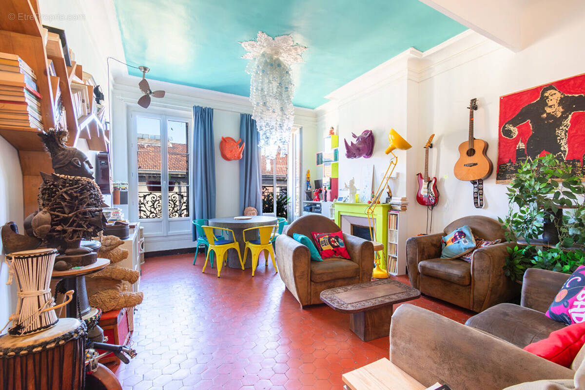 Appartement à MARSEILLE-2E