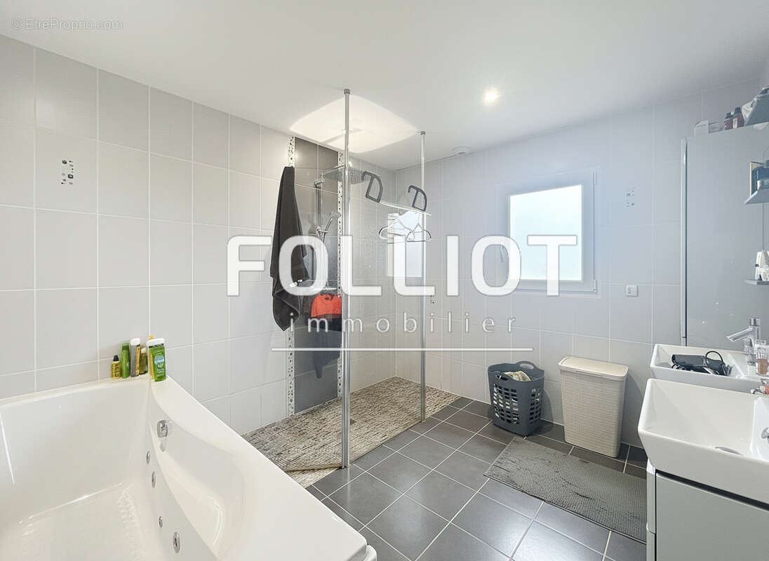 Maison à FRESNEY-LE-VIEUX