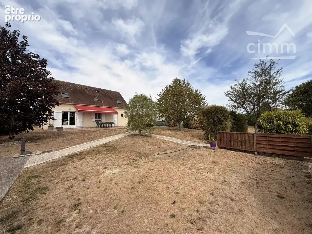 VEUZAIN-SUR-LOIRE — Maison 6 pièces de 120 m² - photo 12