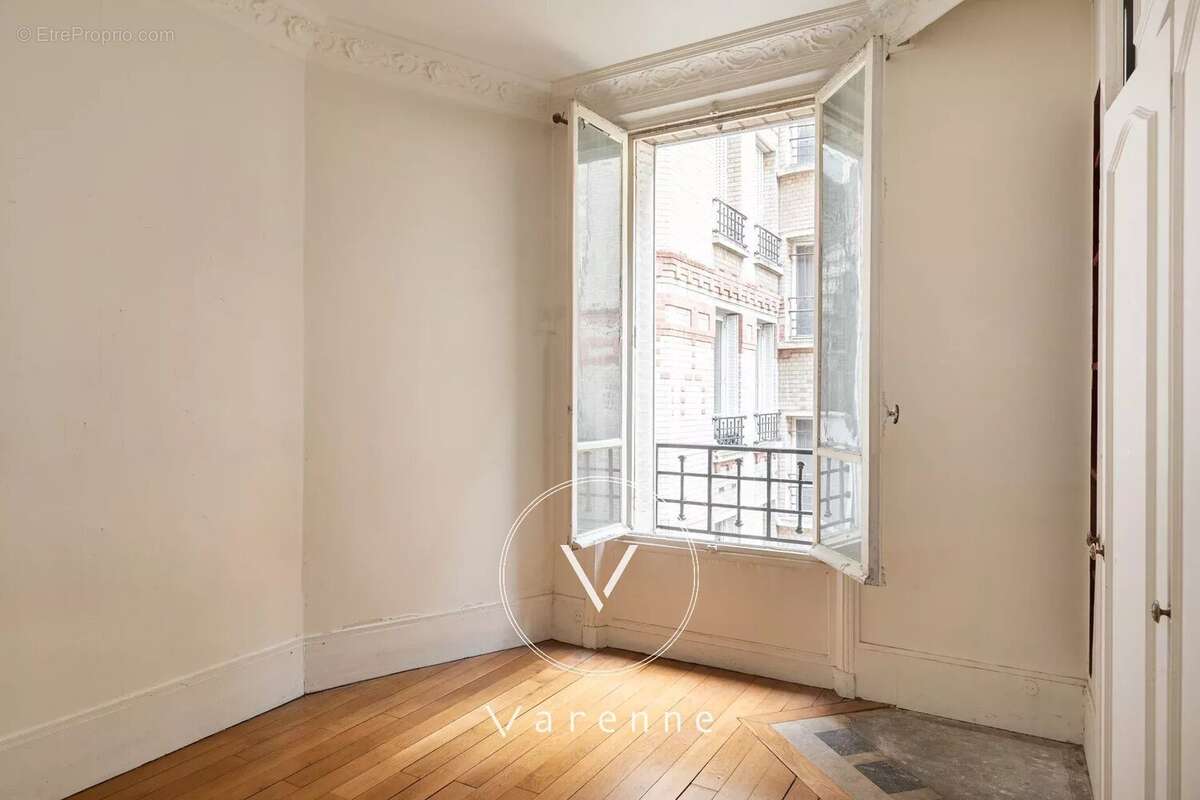 Appartement à PARIS-7E