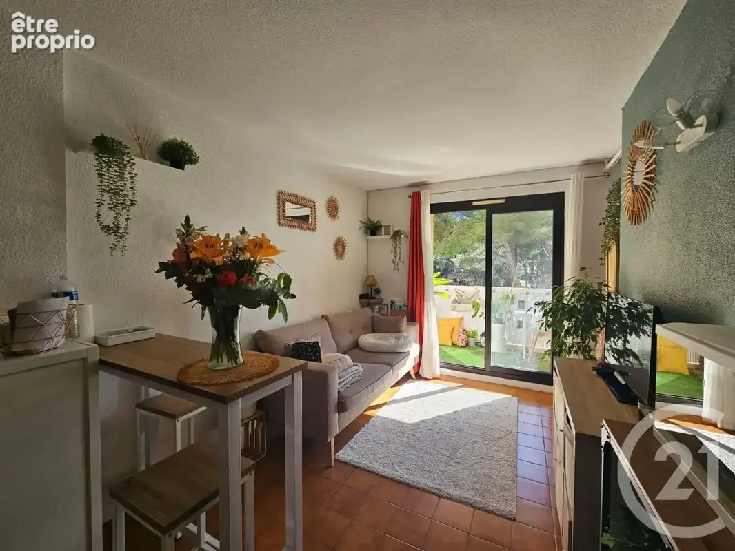 Appartement à SIX-FOURS-LES-PLAGES