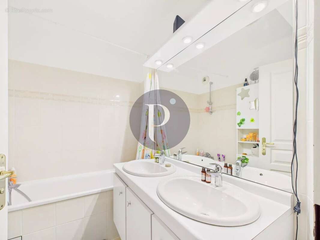 Appartement à LE PLESSIS-ROBINSON