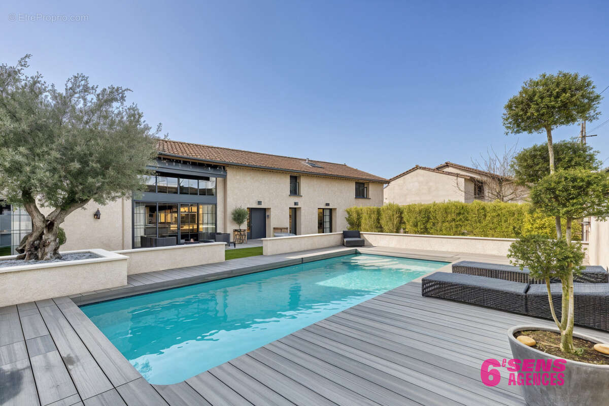 Maison à SAINT-BONNET-DE-MURE