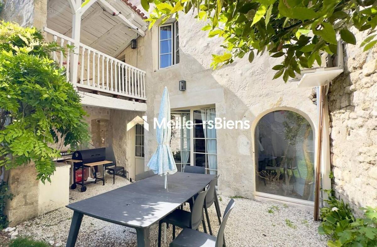 Maison à SAINTES