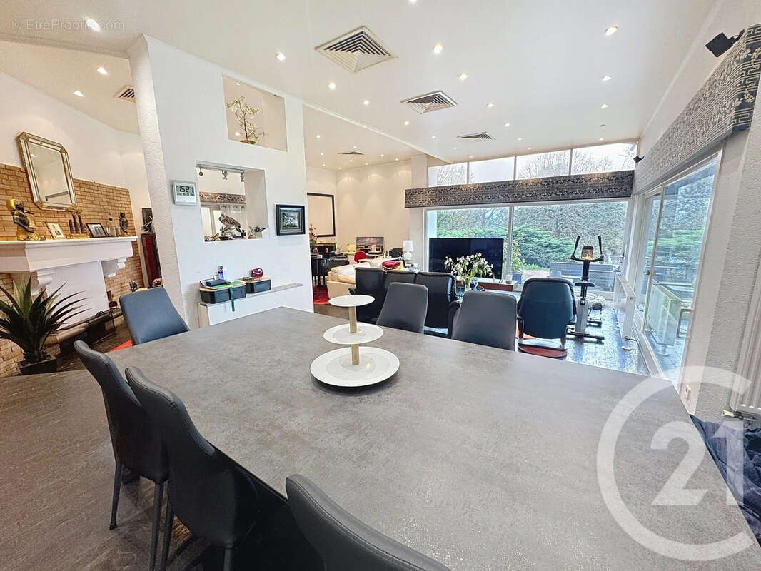 Maison à CHAMPNIERS