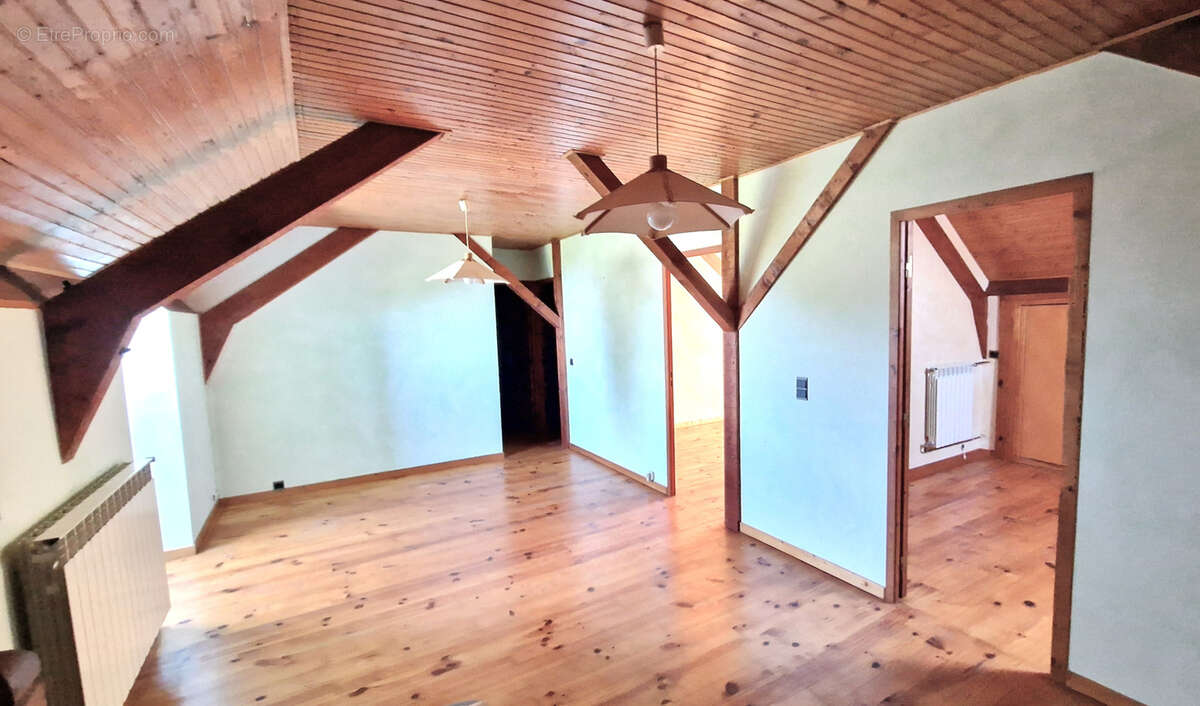 Maison à CHAPAREILLAN