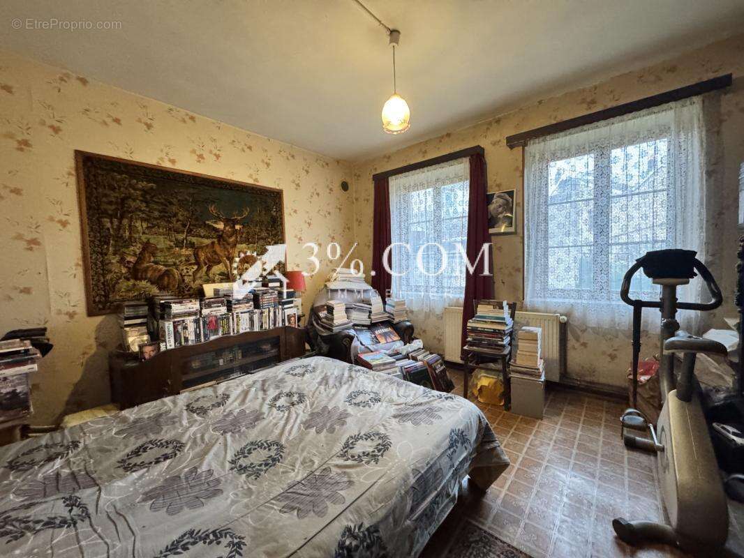 3%COM Maison  à rénover avec grange sur 7 ares - photo 8