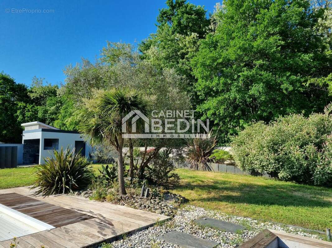 Maison à CASTRES-GIRONDE