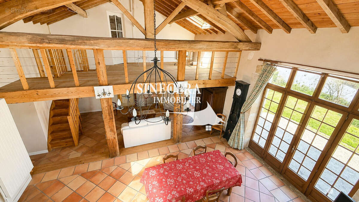 Maison 240 m² à Riberac  - photo 7